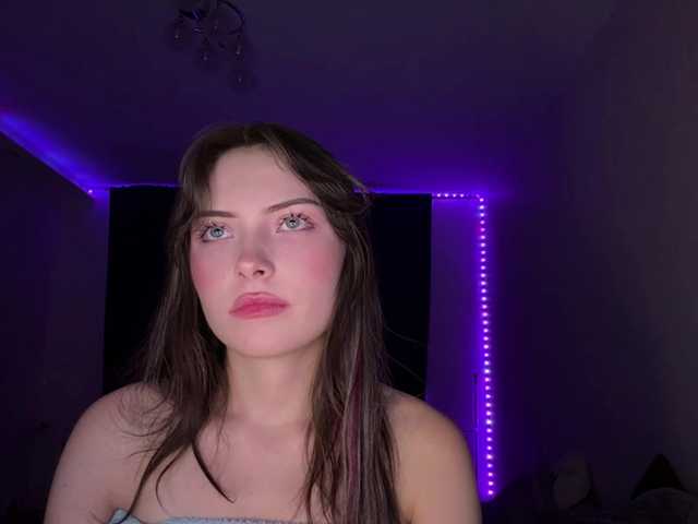 OlyaPuzz live cam on BongaCams