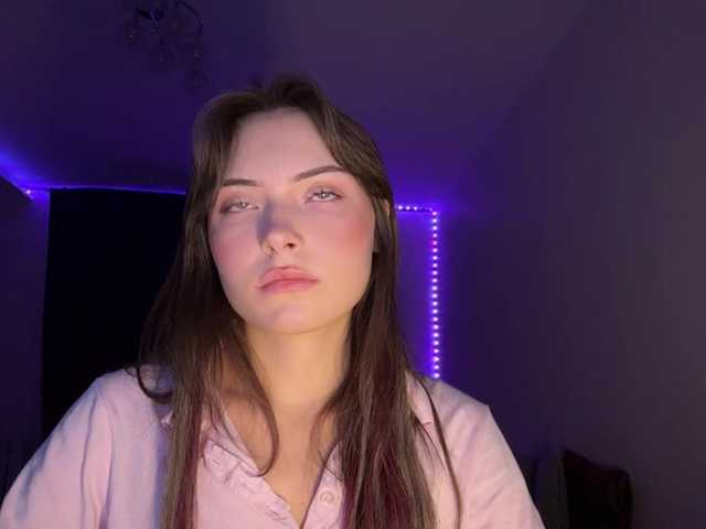 OlyaPuzz live cam on BongaCams