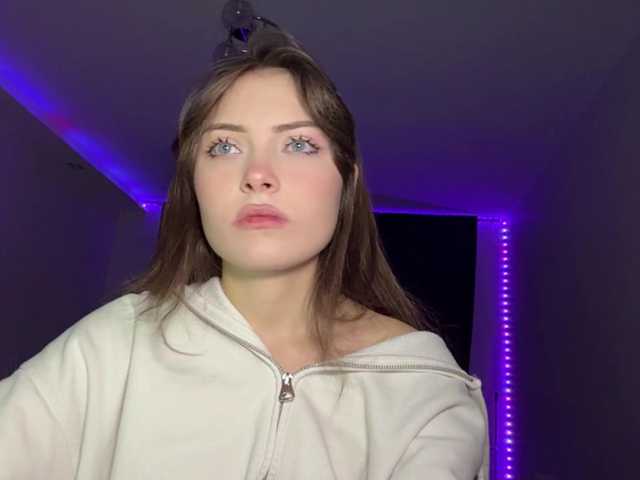 OlyaPuzz live cam on BongaCams
