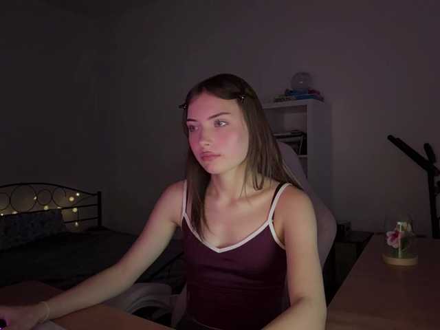 OlyaPuzz live cam on BongaCams