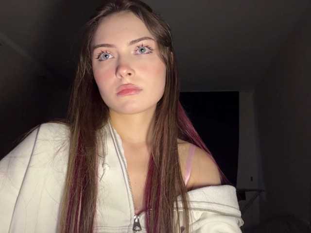 OlyaPuzz live cam on BongaCams