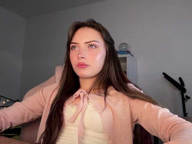 OlyaPuzz live cam on BongaCams