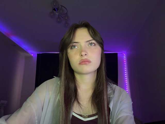 OlyaPuzz live cam on BongaCams