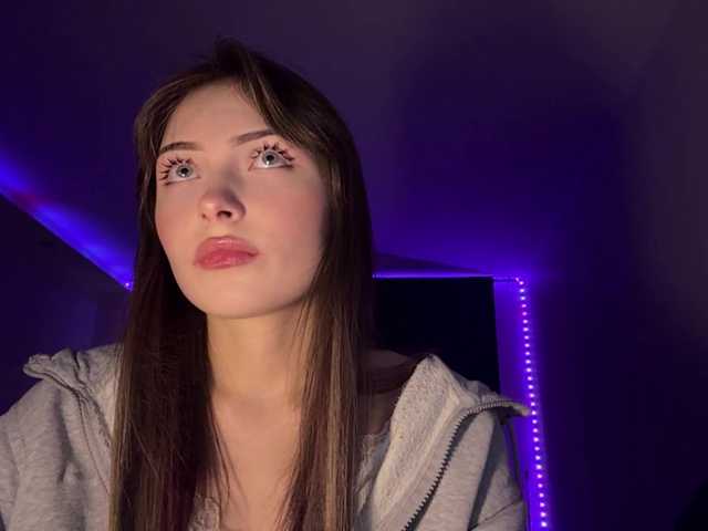 OlyaPuzz live cam on BongaCams