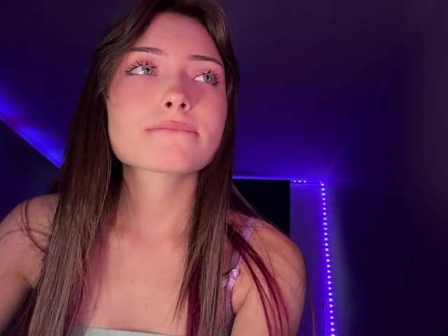 OlyaPuzz live cam on BongaCams