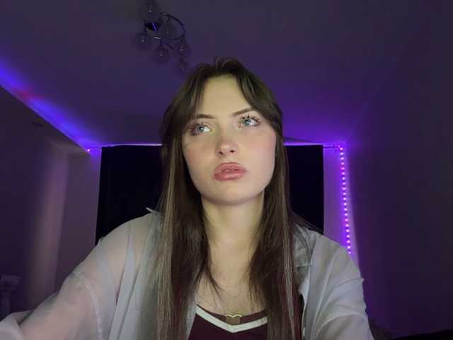OlyaPuzz live cam on BongaCams