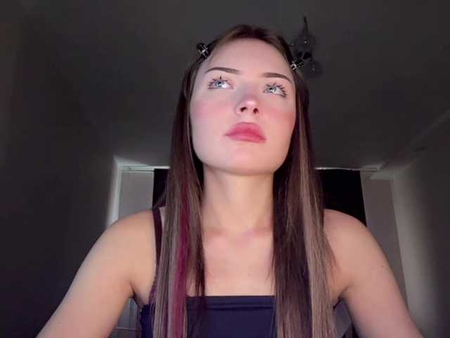 OlyaPuzz live cam on BongaCams