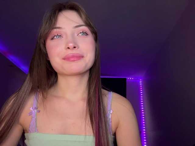 OlyaPuzz live cam on BongaCams