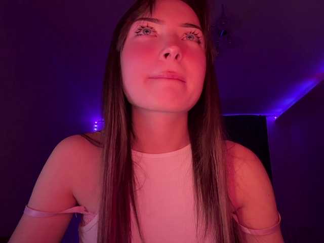 OlyaPuzz live cam on BongaCams