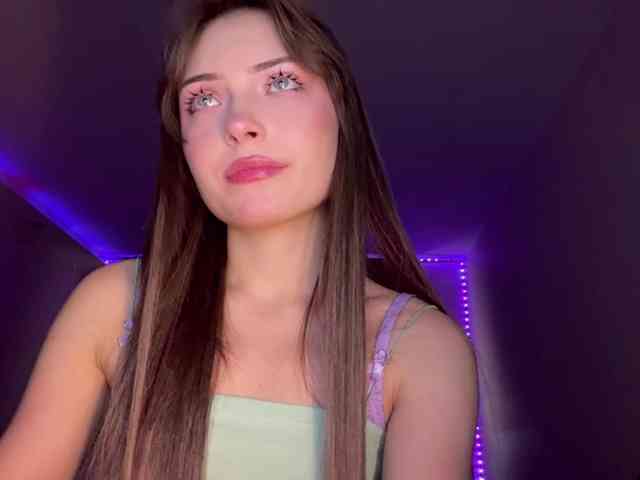 OlyaPuzz's webcam live show
