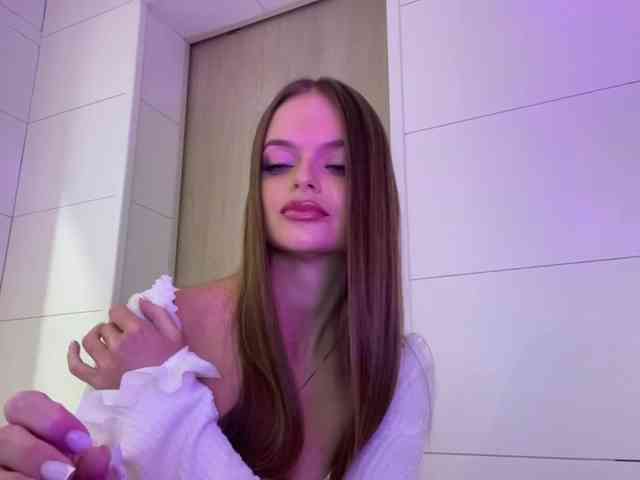 CharlotteMiu webcam