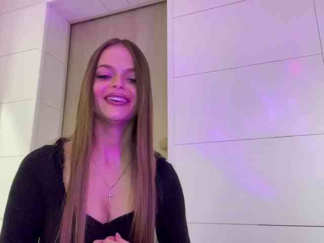 CharlotteMiu webcam