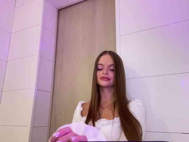 CharlotteMiu webcam