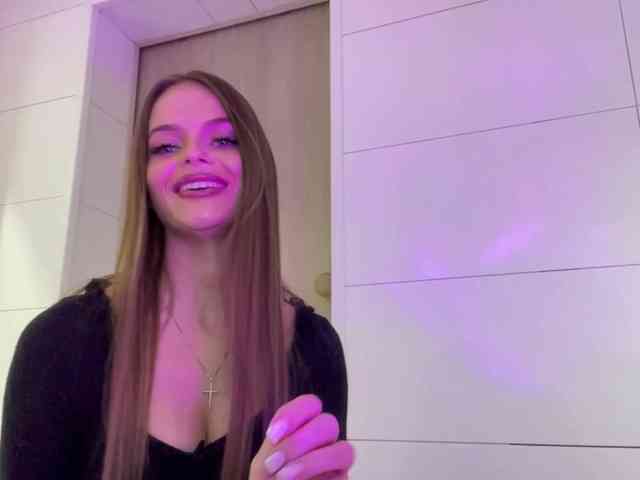 CharlotteMiu webcam