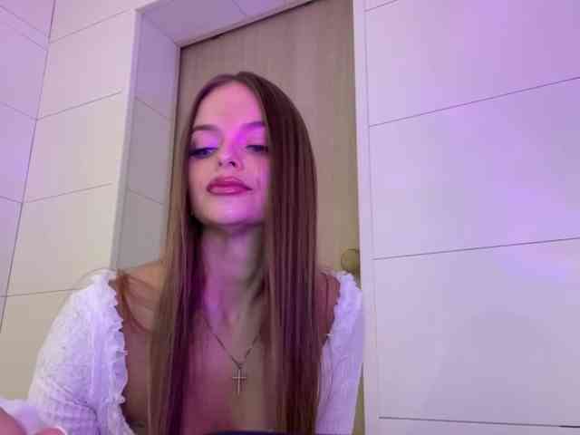 CharlotteMiu webcam