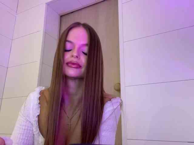 CharlotteMiu webcam