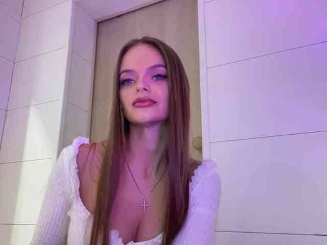 Model: CharlotteMiu