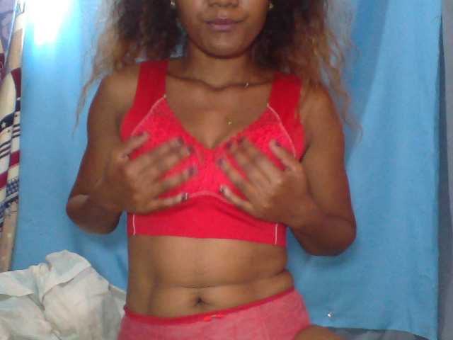 Tania6668 live cam on BongaCams