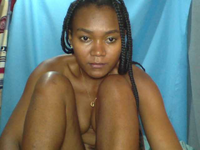 Tania6668 live cam on BongaCams