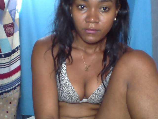 Tania6668 live cam on BongaCams