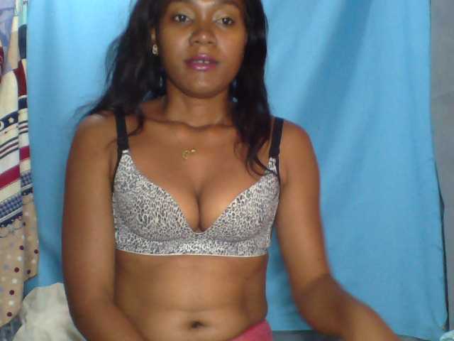 Tania6668 live cam on BongaCams