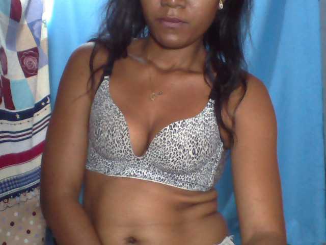 Tania6668 live cam on BongaCams
