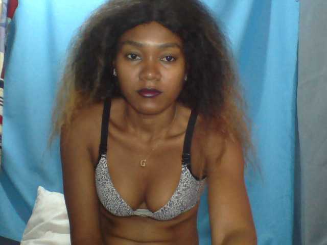 Tania6668 live cam on BongaCams