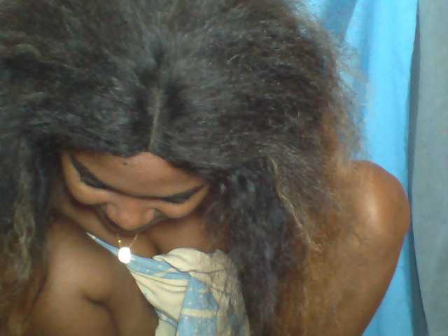 Tania6668 live cam on BongaCams