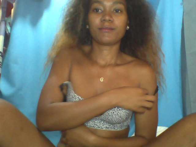 Tania6668 live cam on BongaCams