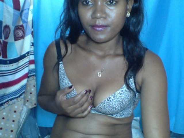 Tania6668 live cam on BongaCams