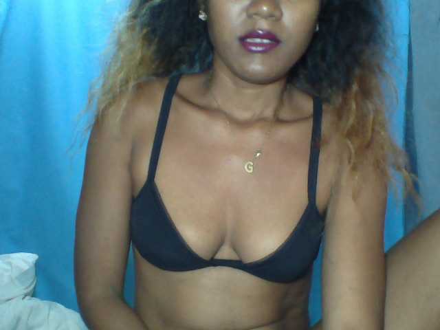 Tania6668 live cam on BongaCams