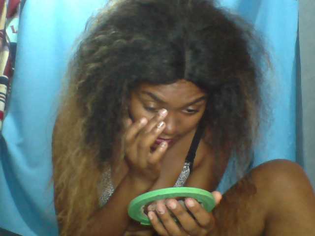 Tania6668 live cam on BongaCams