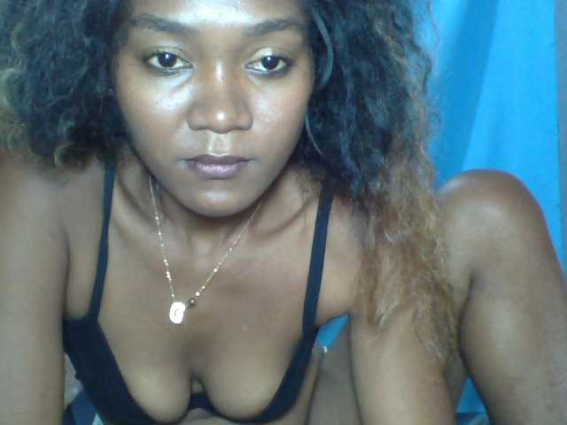 Tania6668 live cam on BongaCams