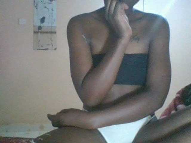 Petitecutie live cam on BongaCams