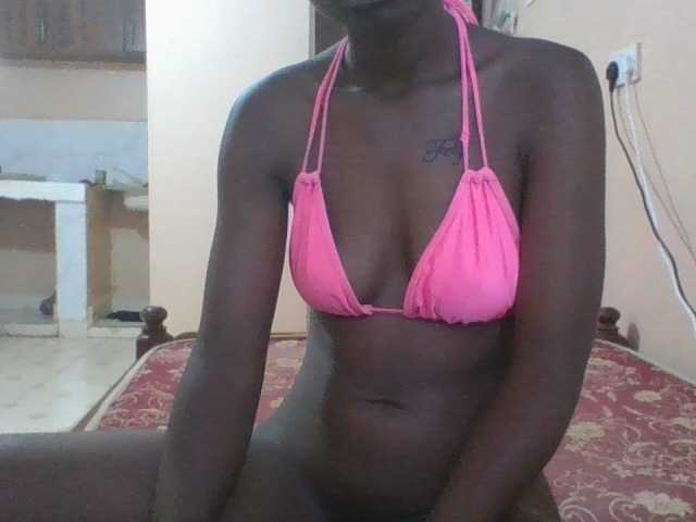 Petitecutie live cam on BongaCams