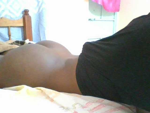 Petitecutie live cam on BongaCams