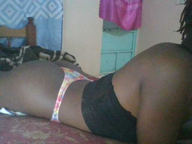 Petitecutie live cam on BongaCams