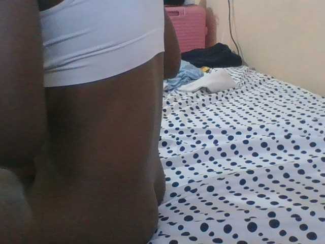 Petitecutie live cam on BongaCams