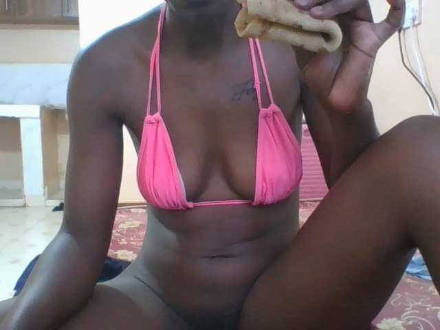 Petitecutie live cam on BongaCams