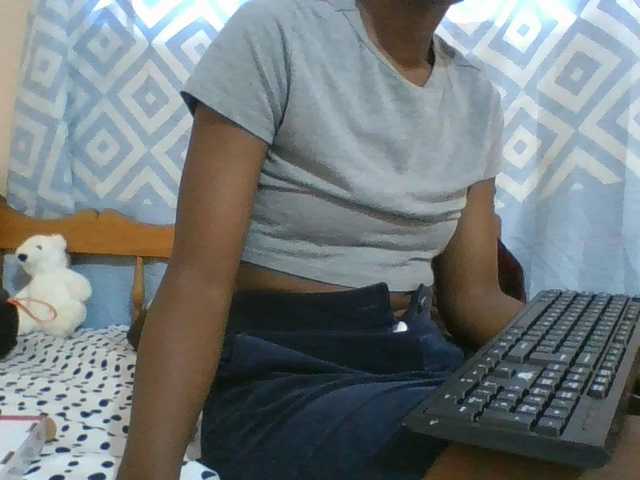 Petitecutie live cam on BongaCams