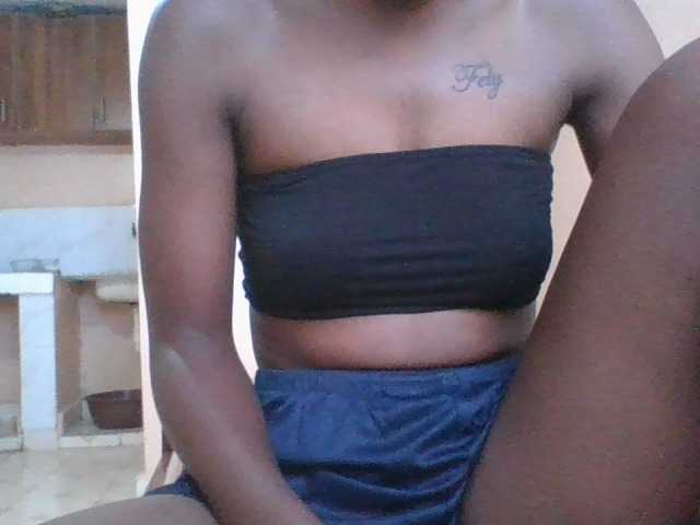 Petitecutie live cam on BongaCams