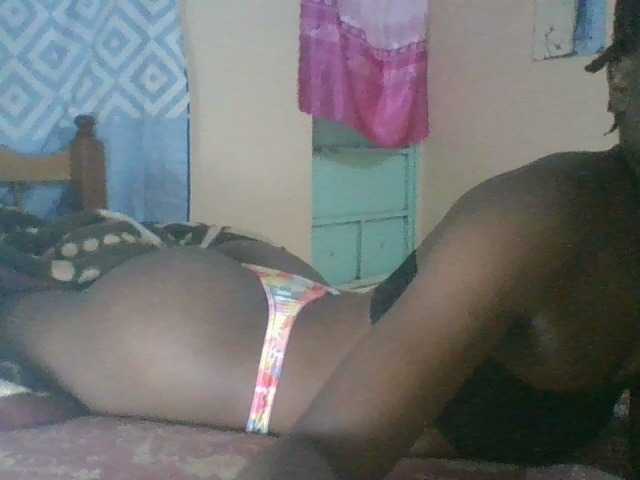 Petitecutie live cam on BongaCams
