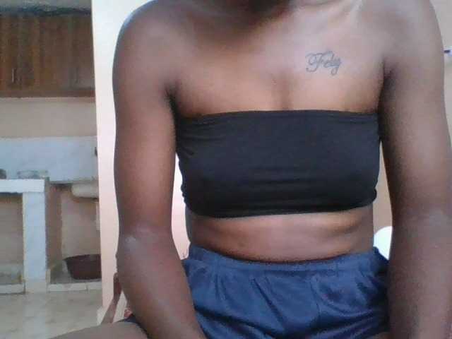 Petitecutie live cam on BongaCams
