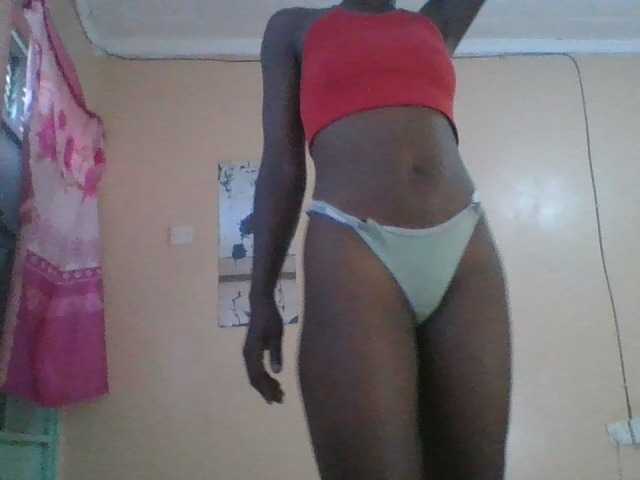 Petitecutie live cam on BongaCams
