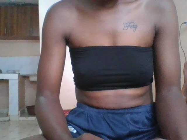 Petitecutie live cam on BongaCams