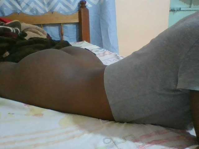 Petitecutie live cam on BongaCams