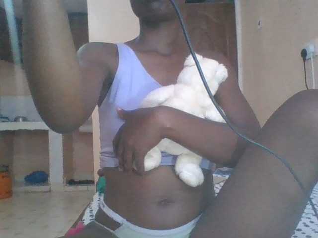 Petitecutie live cam on BongaCams