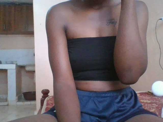 Petitecutie live cam on BongaCams