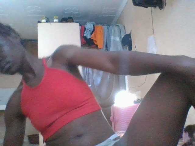 Petitecutie live cam on BongaCams