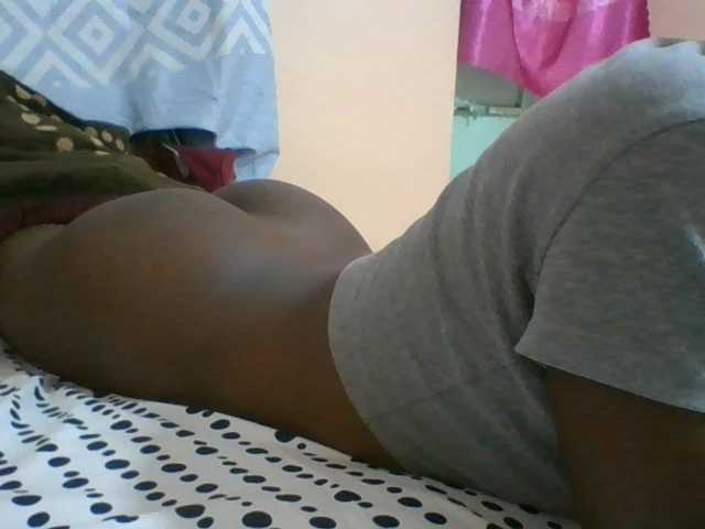 Petitecutie live cam on BongaCams